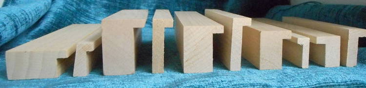 Verschiedene Profile von Ahorn-Bilderrahmenleisten