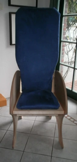 Großer Sessel aus Multiplex gebaut, Ansicht vorne