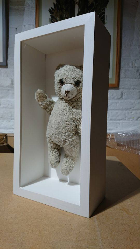 Einrahmung eines Teddys in einem Objektrahmen
